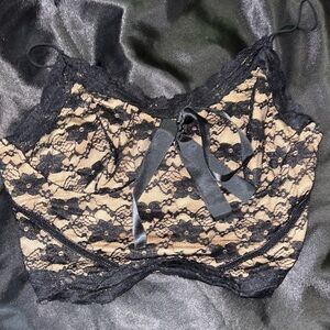 Lace cropped tank top🖤